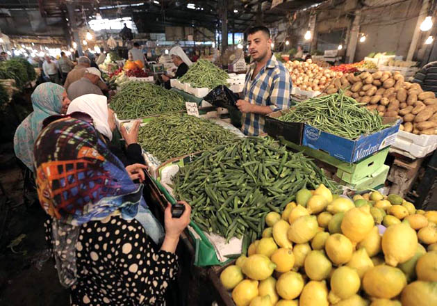 Jordan’s exports of fruits and vegetables to Iraq largely dropped since the closing of the Turaibil border (Photo by Osama Aqarbeh)